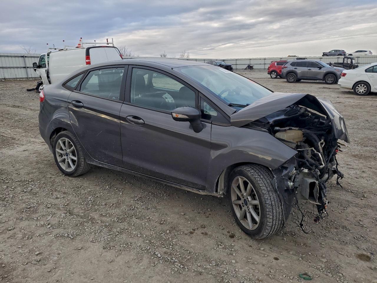2016 FORD FIESTA SE photo 4
