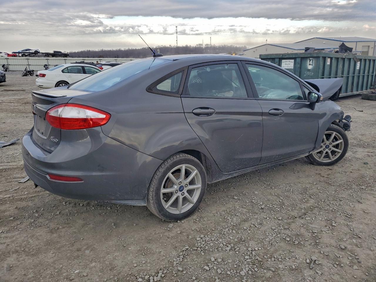2016 FORD FIESTA SE photo 3