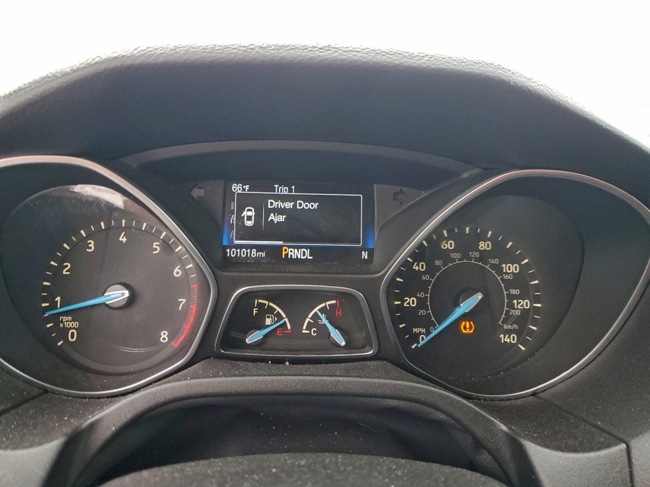 2017 FORD FOCUS SE photo 9