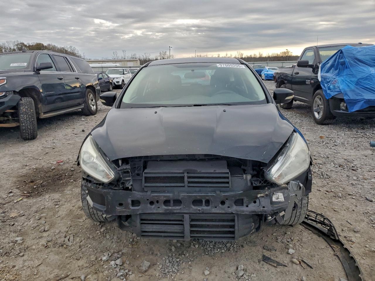 2017 FORD FOCUS SE photo 5