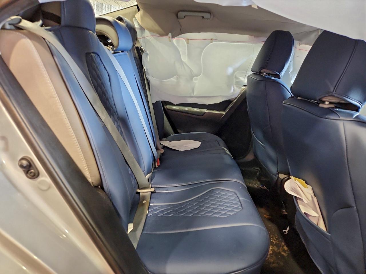 2018 TOYOTA COROLLA LE photo 19