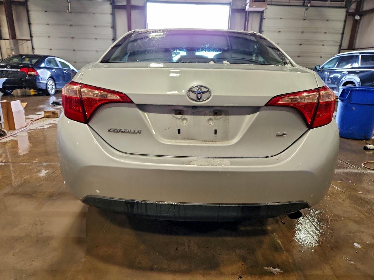 2018 TOYOTA COROLLA LE photo 11