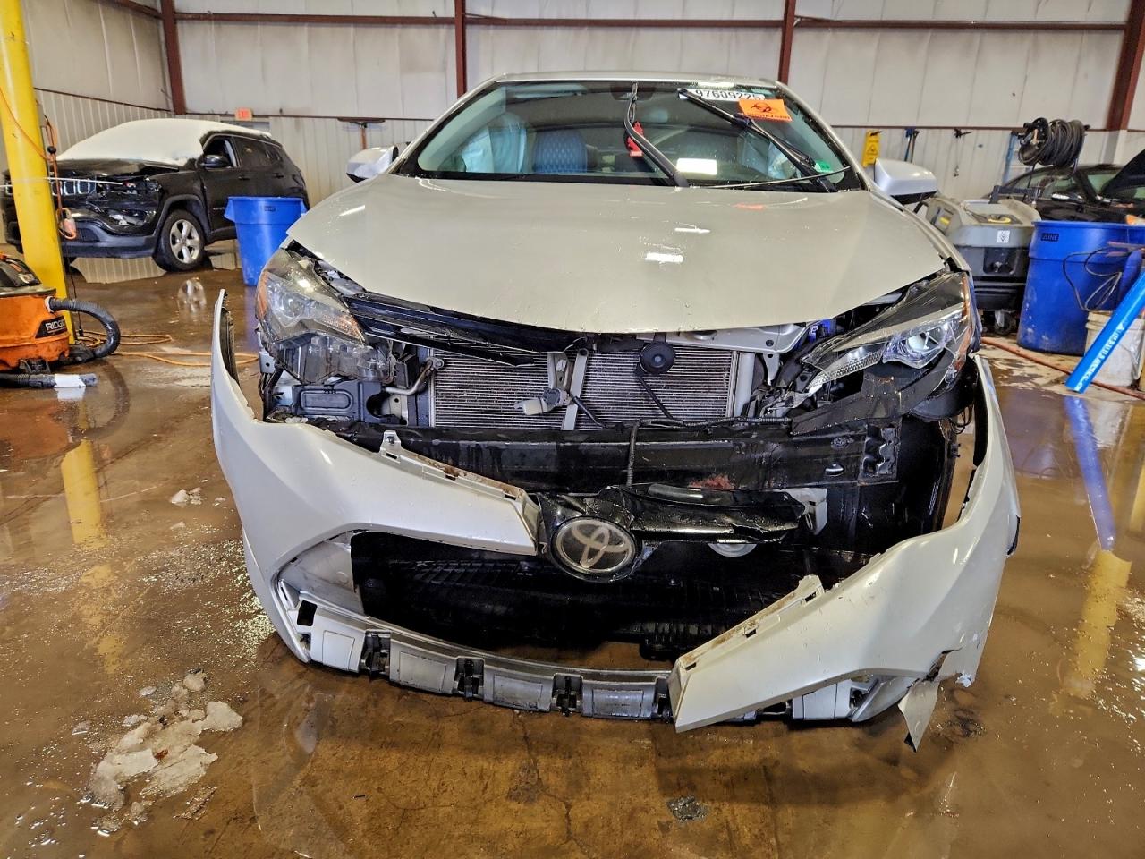 2018 TOYOTA COROLLA LE photo 9