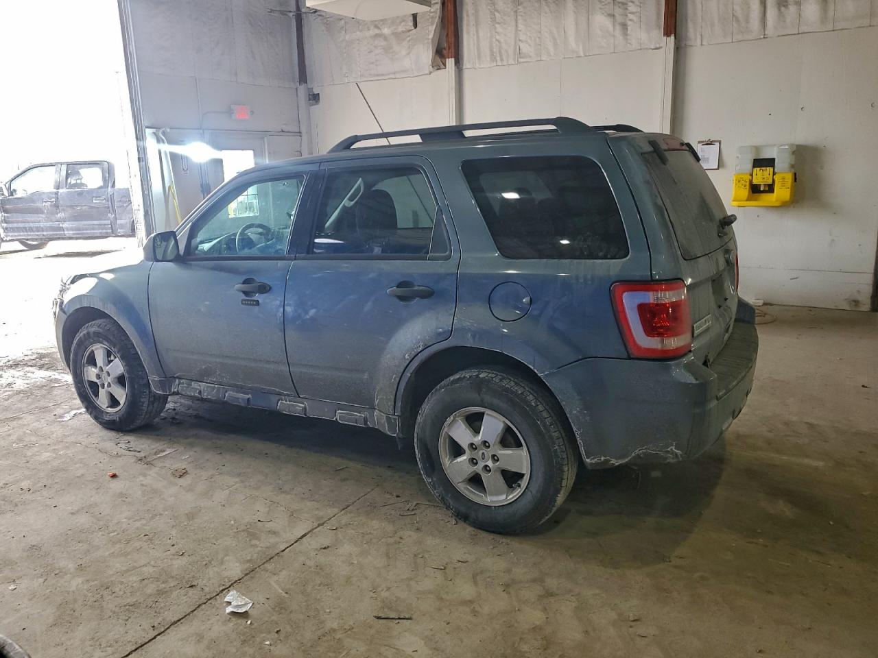 2012 FORD ESCAPE XLT photo 2