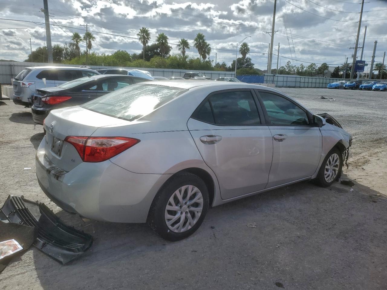 2017 TOYOTA COROLLA L photo 5