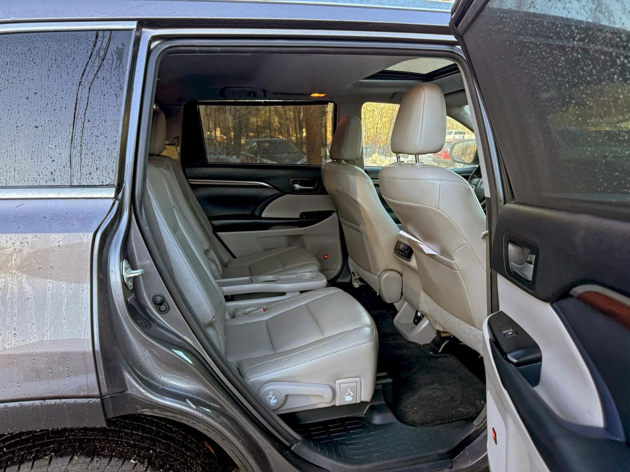 2014 TOYOTA HIGHLANDER LIMITED photo 6