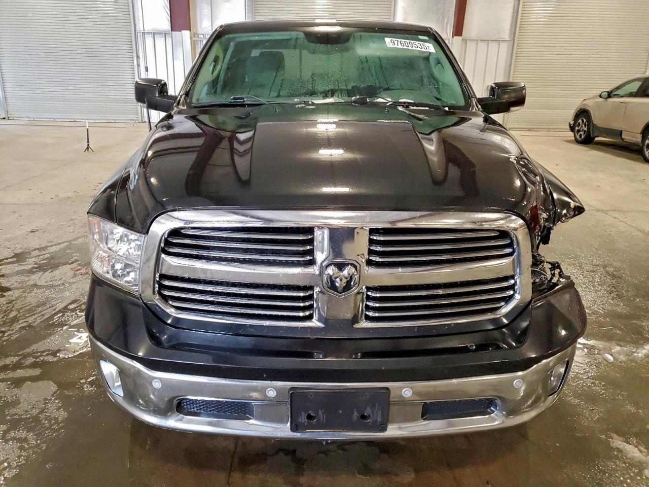 2016 RAM 1500 SLT photo 9