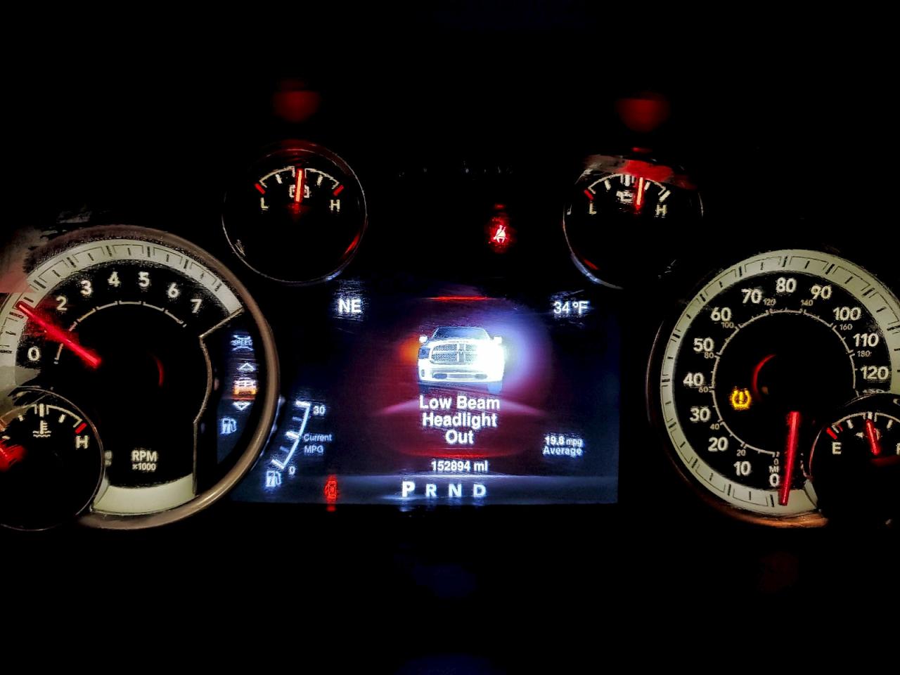 2016 RAM 1500 SLT photo 17