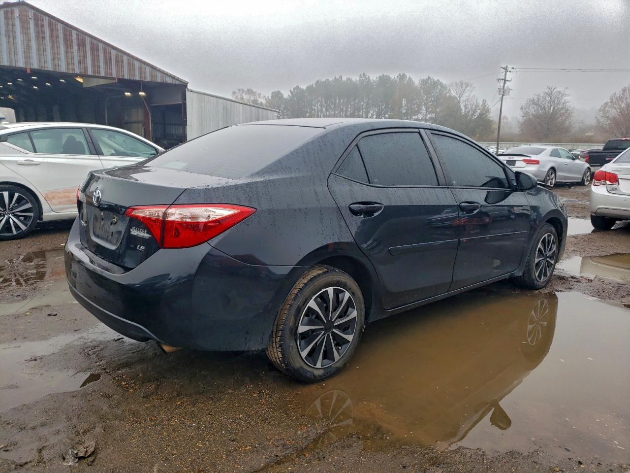 2017 TOYOTA COROLLA L photo 9