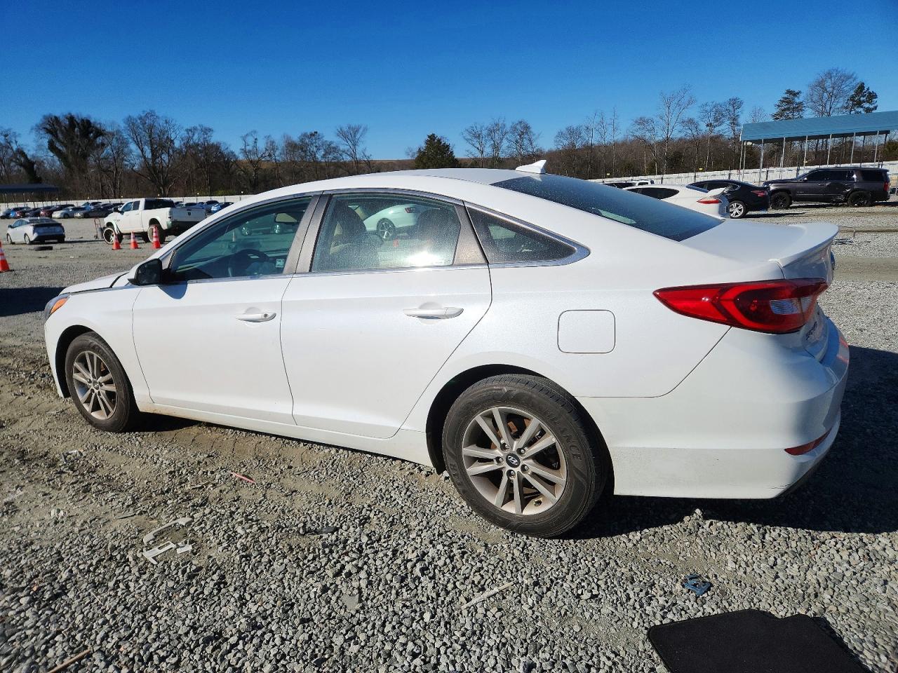 2017 HYUNDAI SONATA SE photo 2