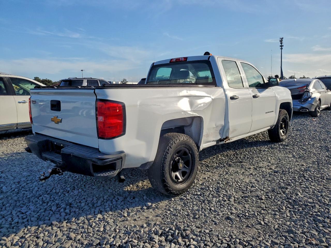 2016 CHEVROLET SILVERADO K1500 photo 3
