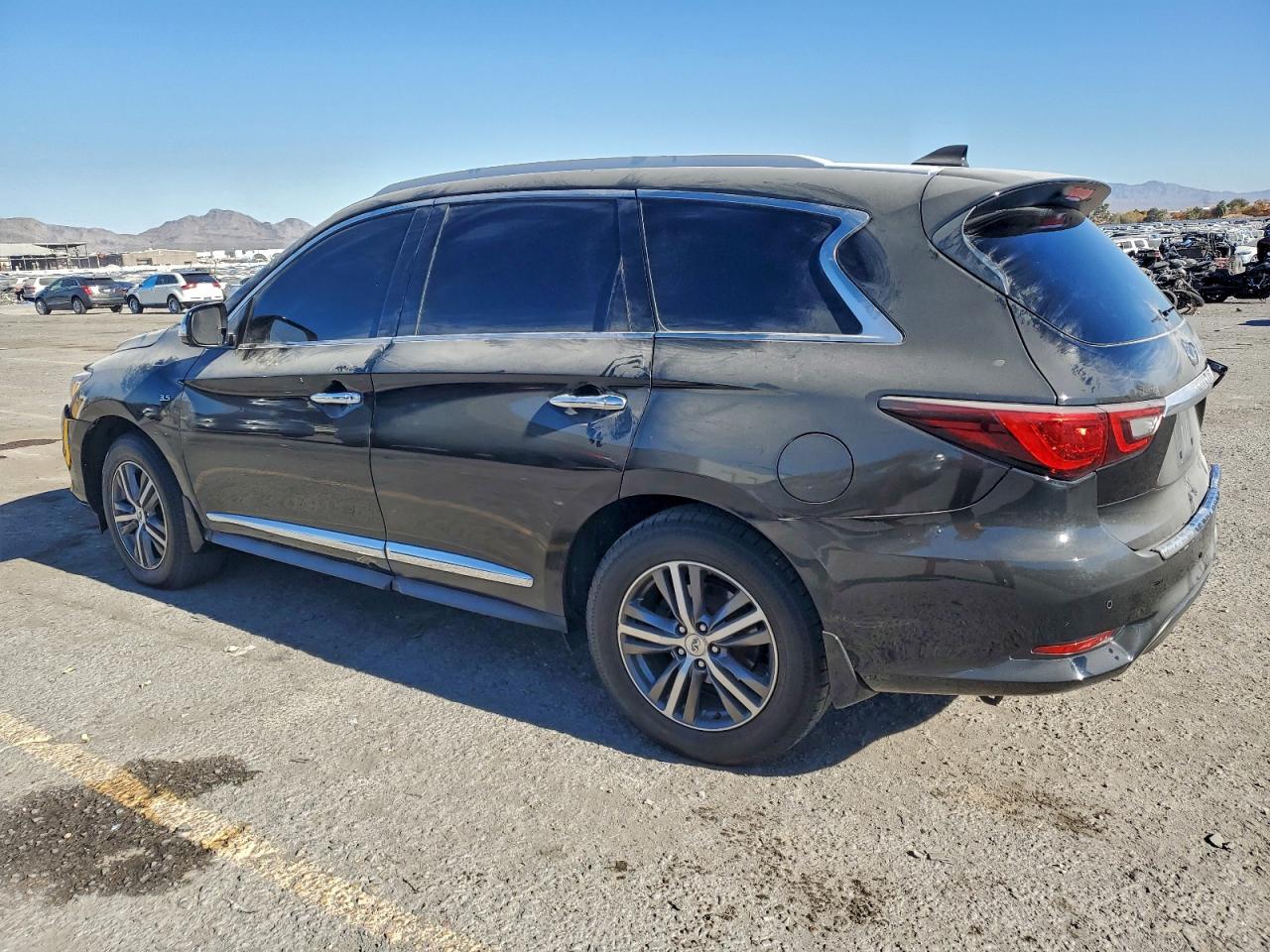2020 INFINITI QX60 LUXE photo 2
