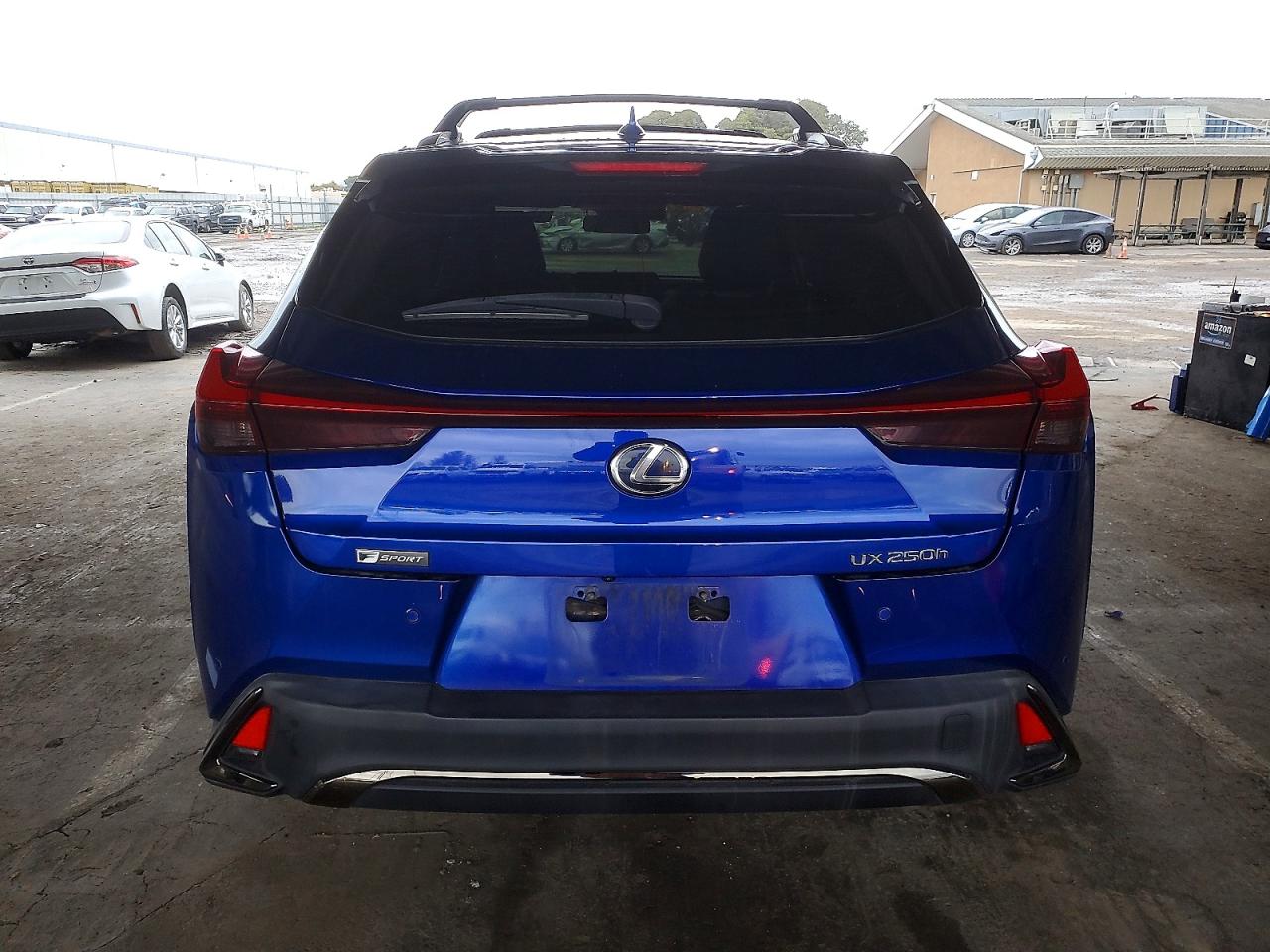 2021 LEXUS UX 250H photo 6