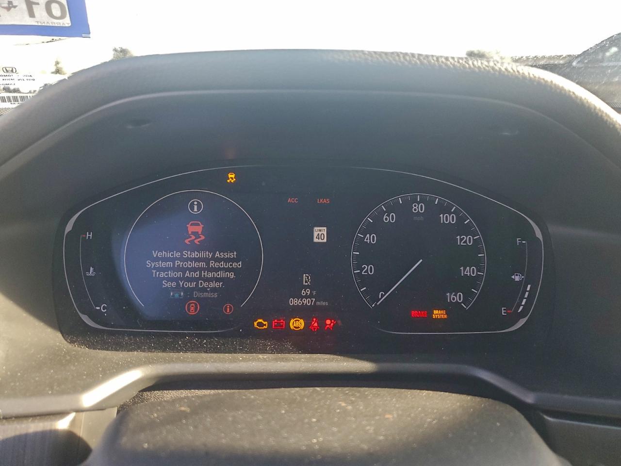 2018 HONDA ACCORD LX photo 9