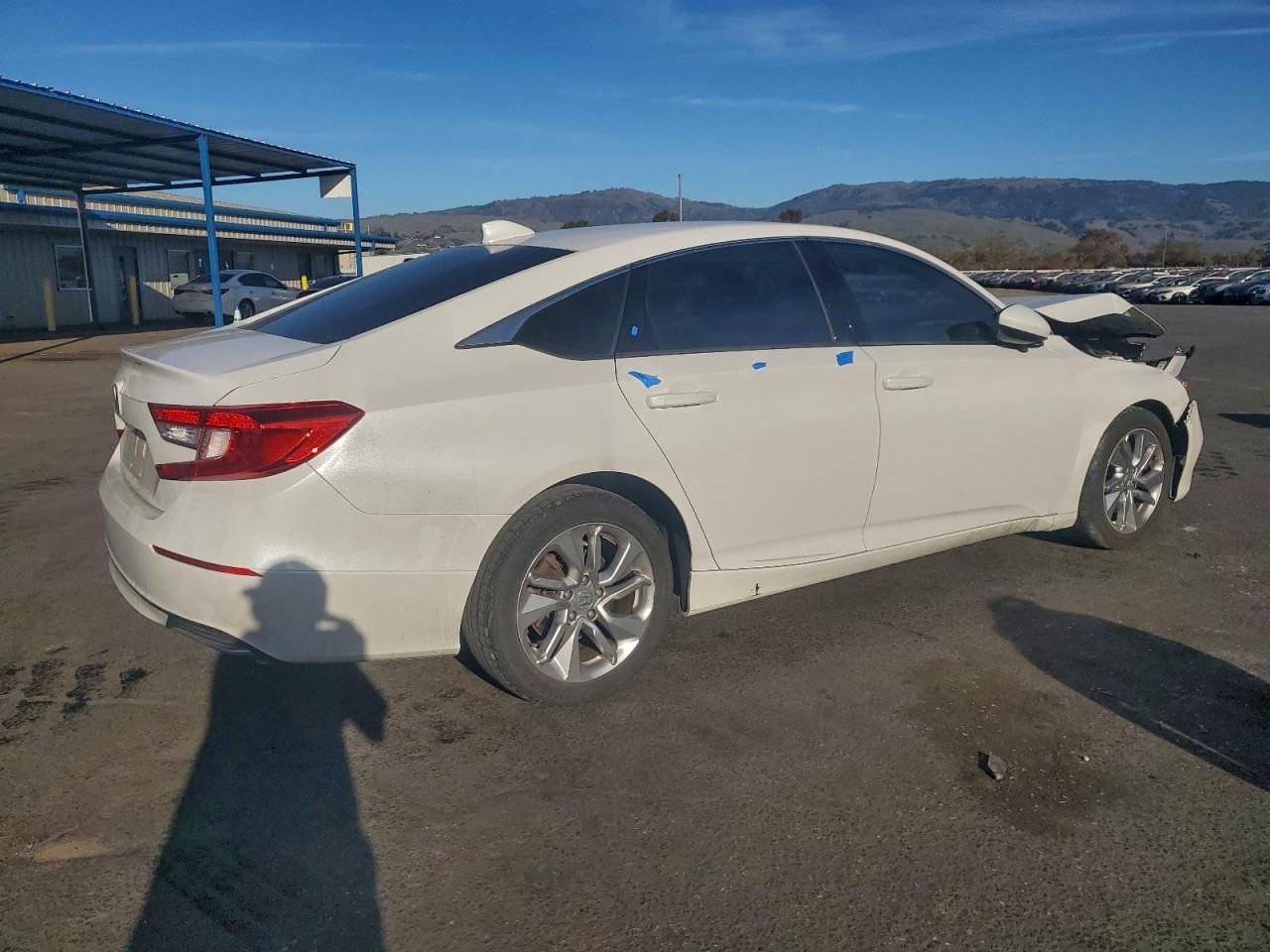 2018 HONDA ACCORD LX photo 3
