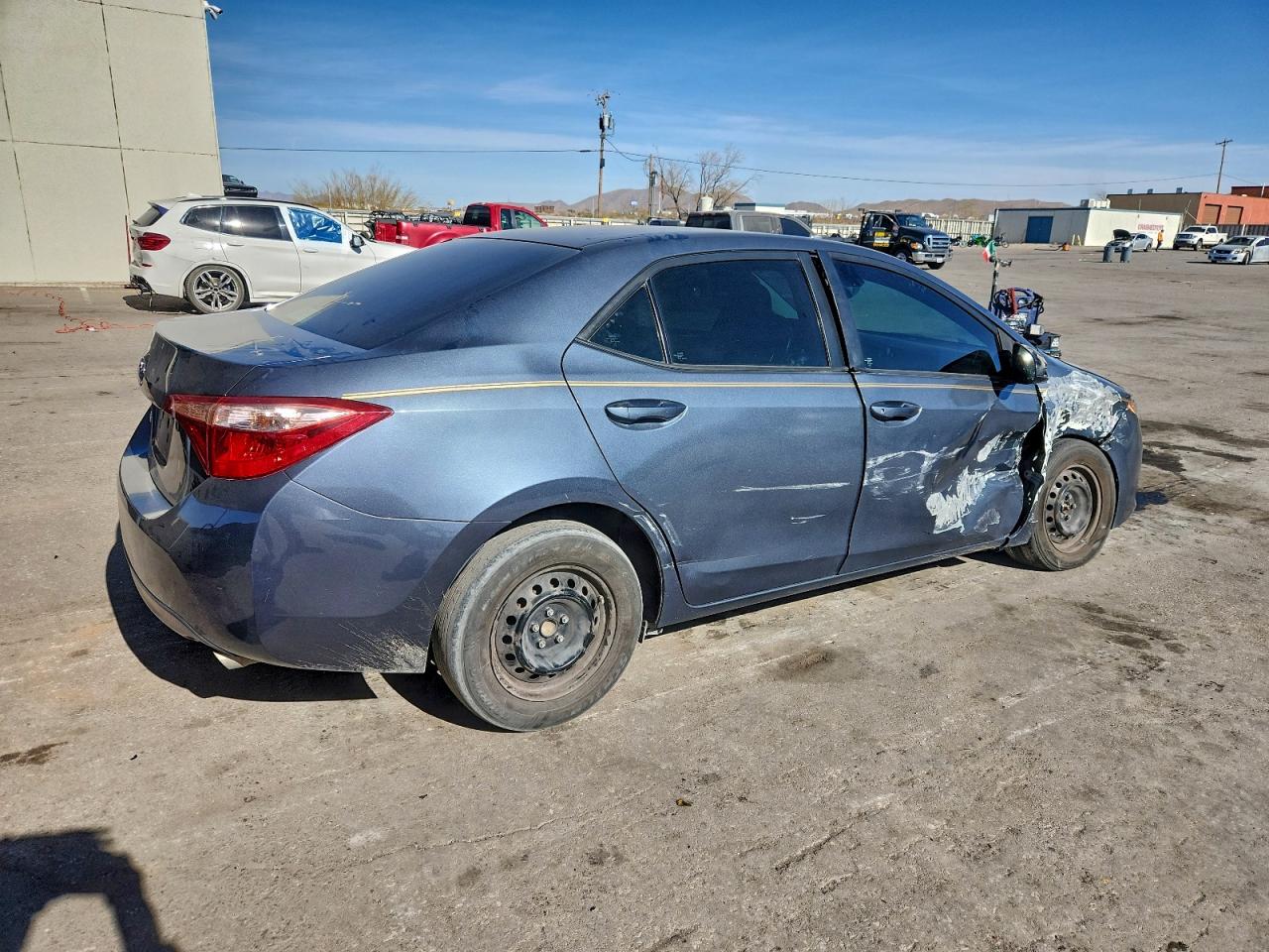 2017 TOYOTA COROLLA L photo 3