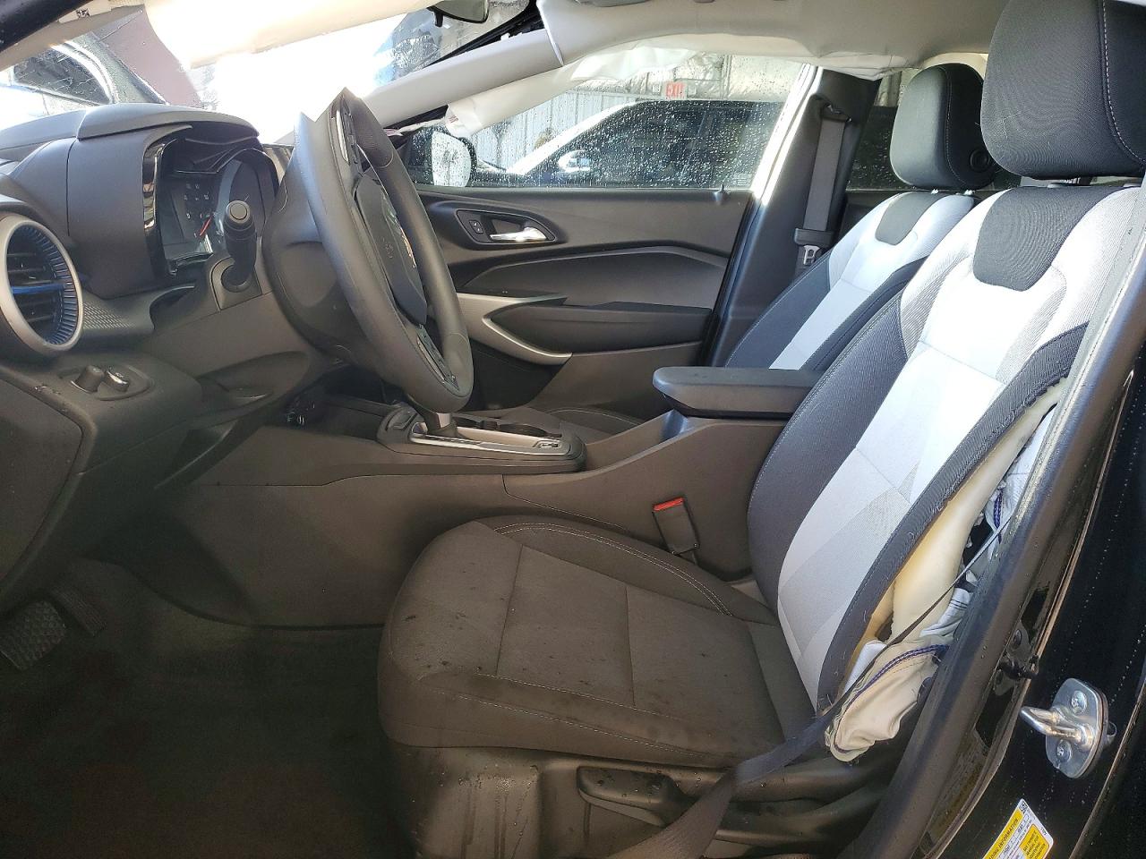 2025 CHEVROLET TRAX LS photo 7
