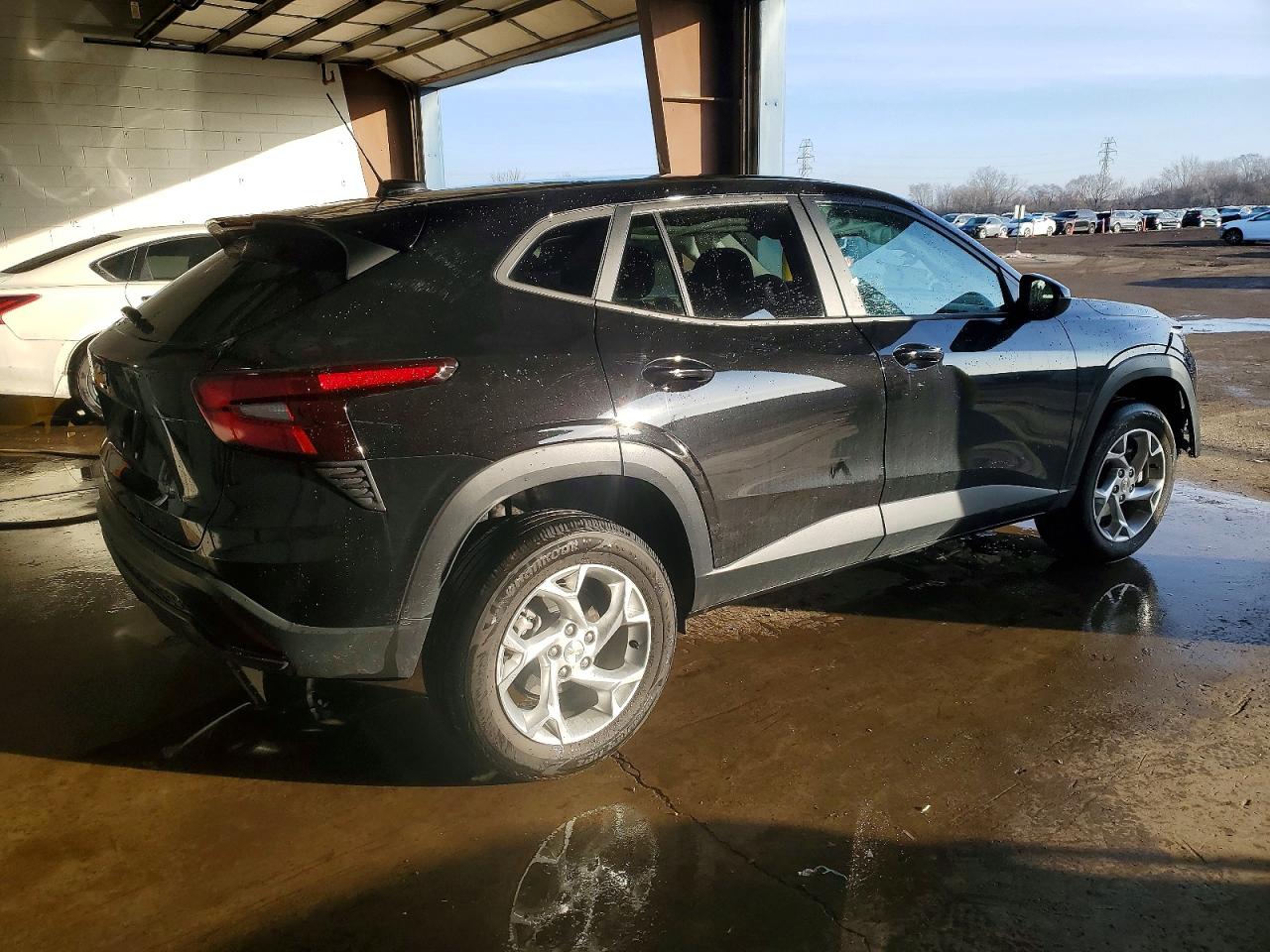 2025 CHEVROLET TRAX LS photo 3