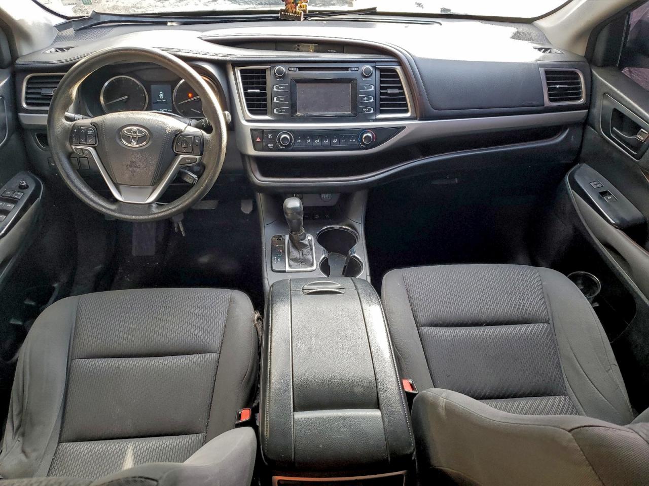 2016 TOYOTA HIGHLANDER LE photo 15