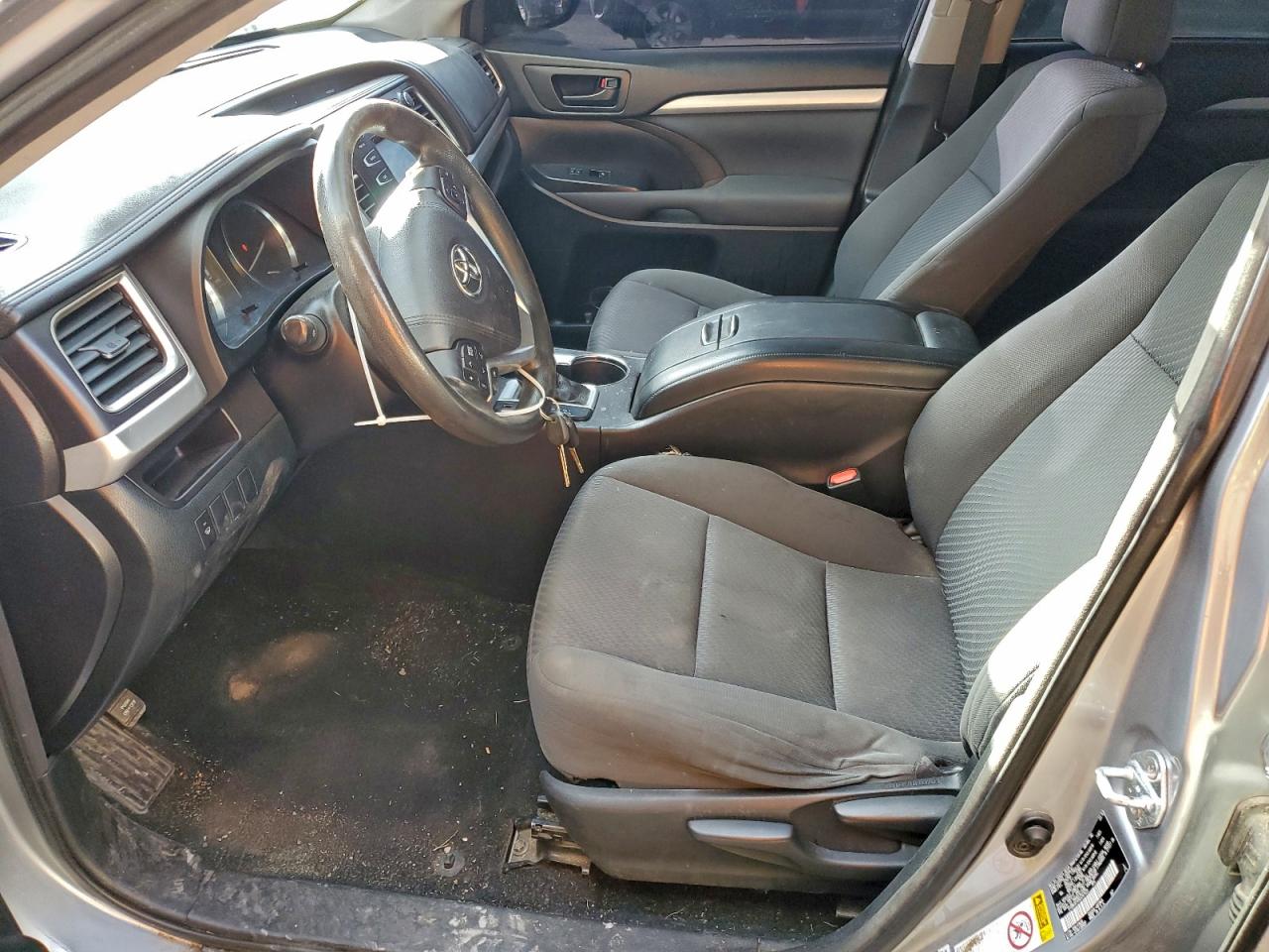 2016 TOYOTA HIGHLANDER LE photo 13