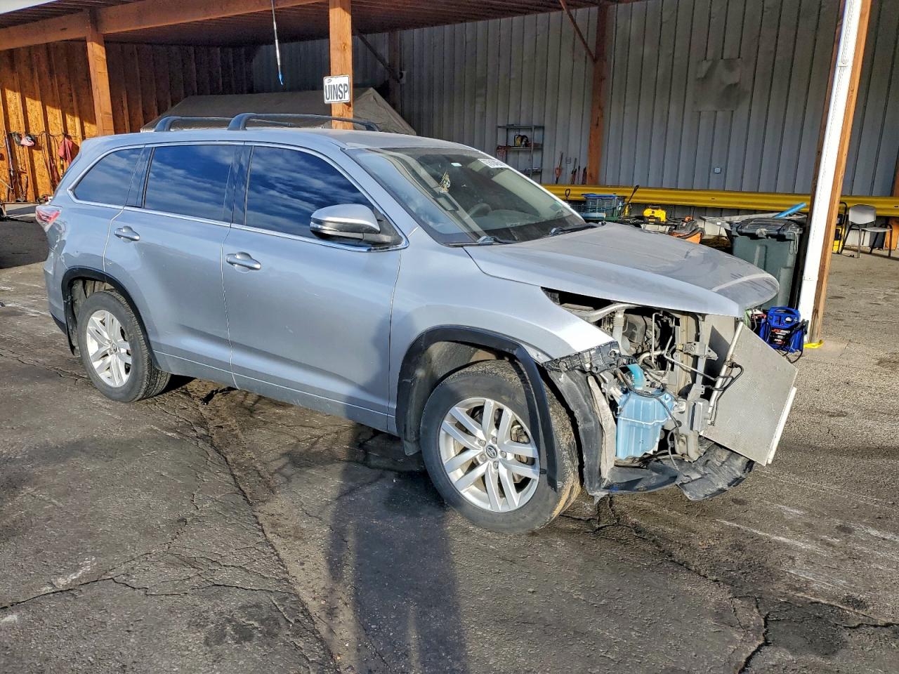 2016 TOYOTA HIGHLANDER LE photo 7