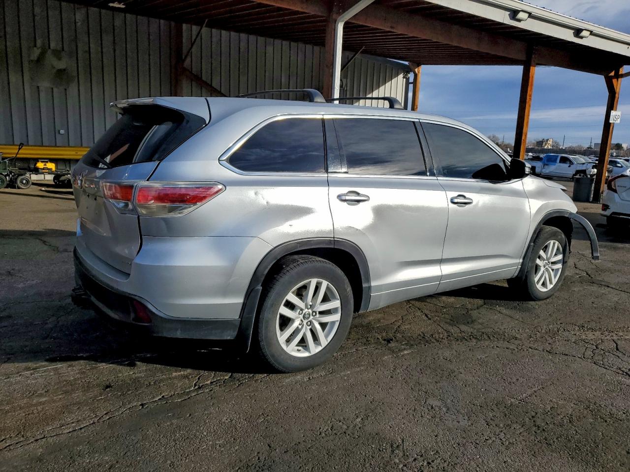 2016 TOYOTA HIGHLANDER LE photo 5