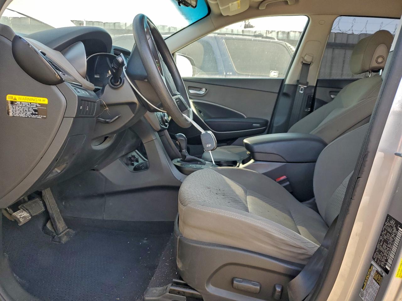 2016 HYUNDAI SANTA FE SE photo 7