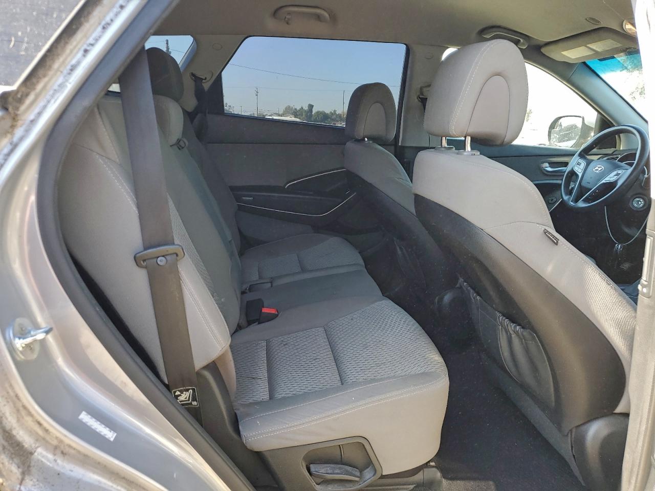 2016 HYUNDAI SANTA FE SE photo 11