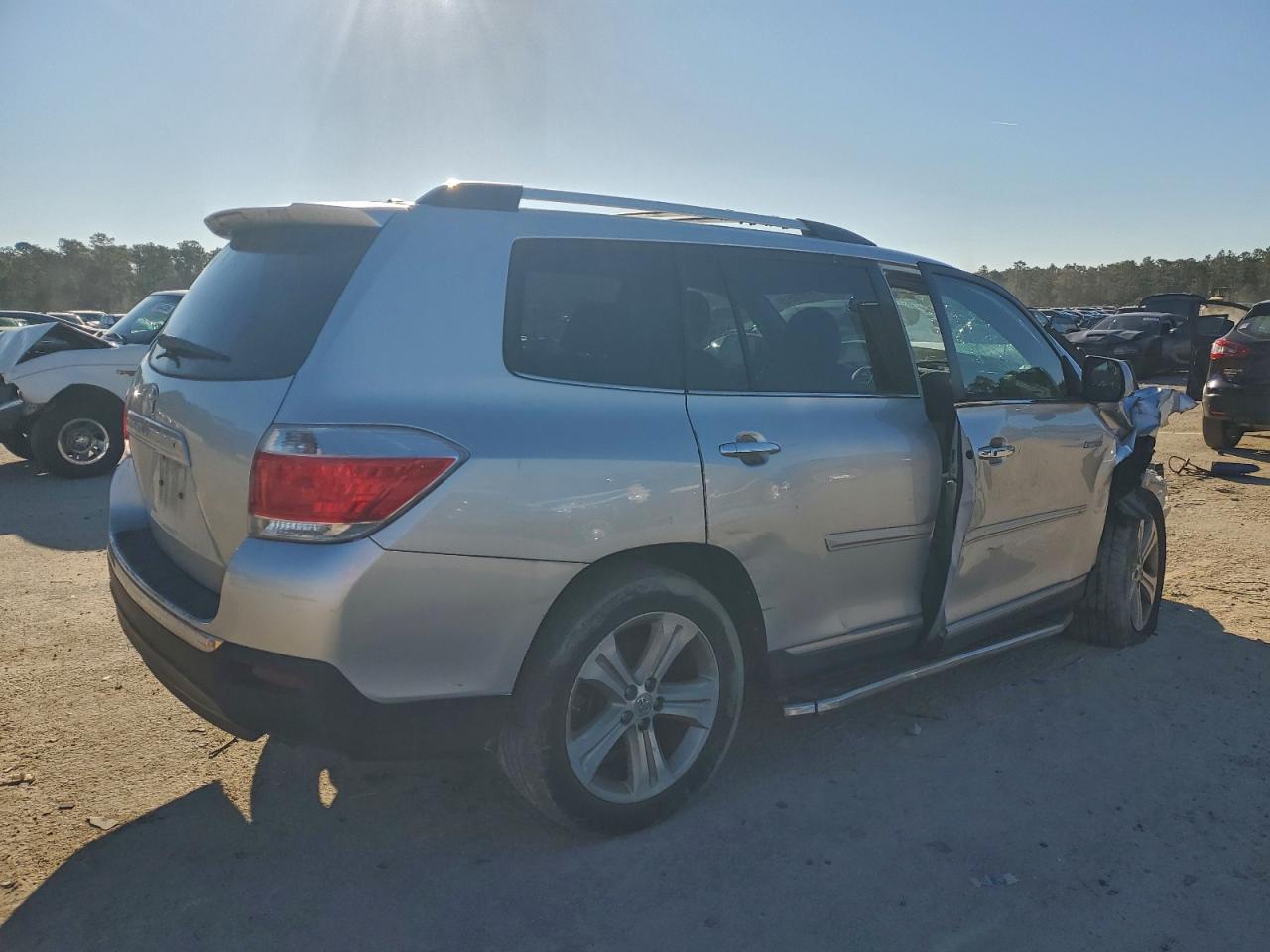 2013 TOYOTA HIGHLANDER LIMITED photo 3