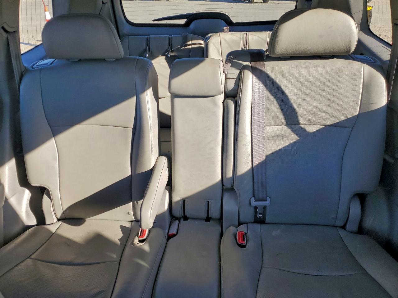 2013 TOYOTA HIGHLANDER LIMITED photo 10
