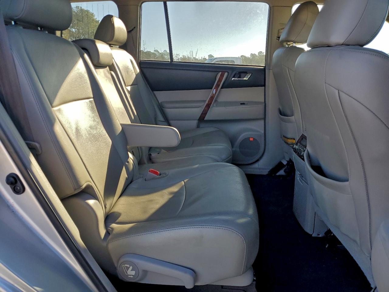 2013 TOYOTA HIGHLANDER LIMITED photo 11