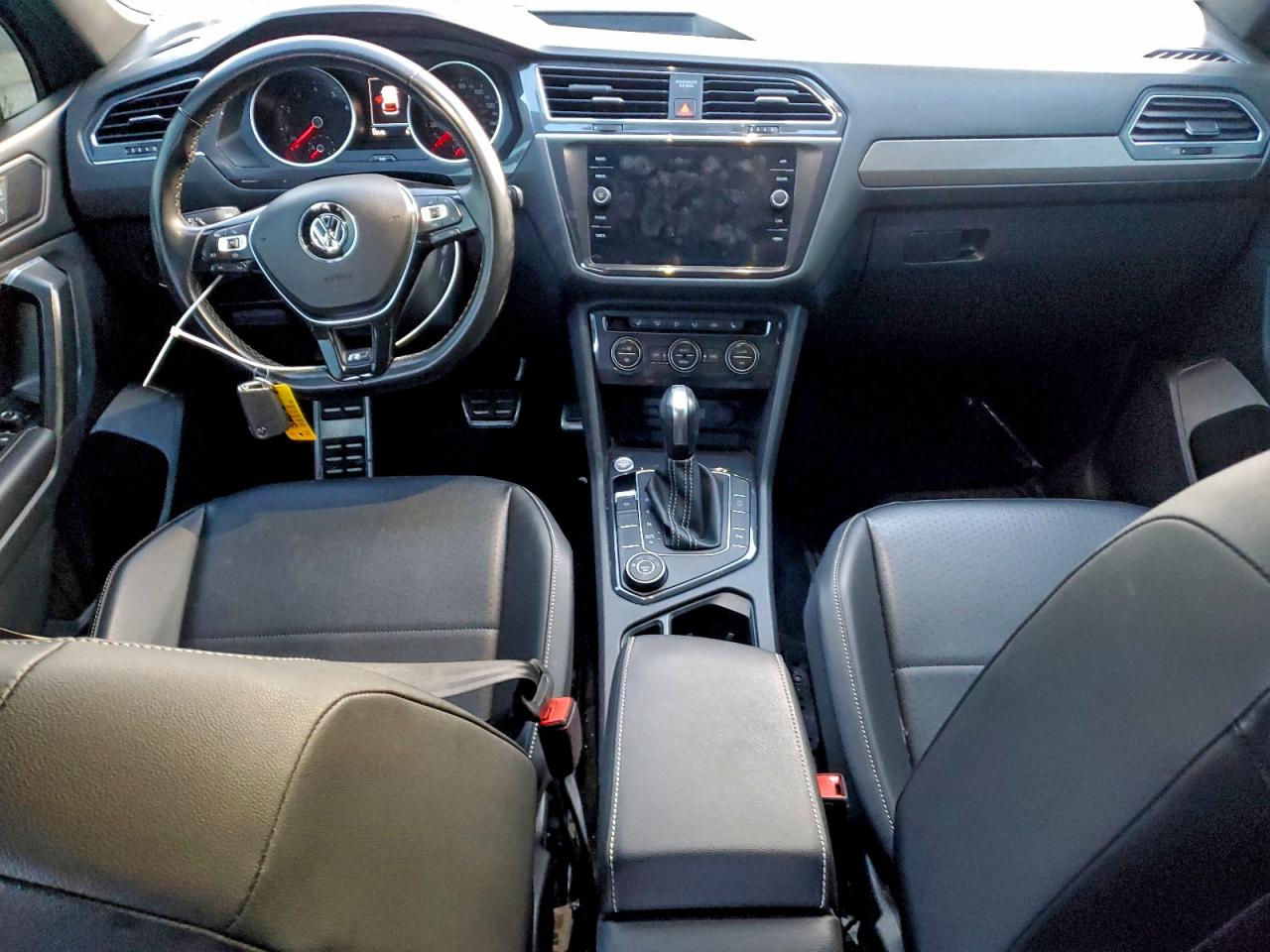 2021 VOLKSWAGEN TIGUAN SE photo 8