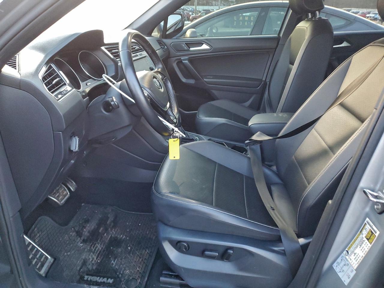 2021 VOLKSWAGEN TIGUAN SE photo 7