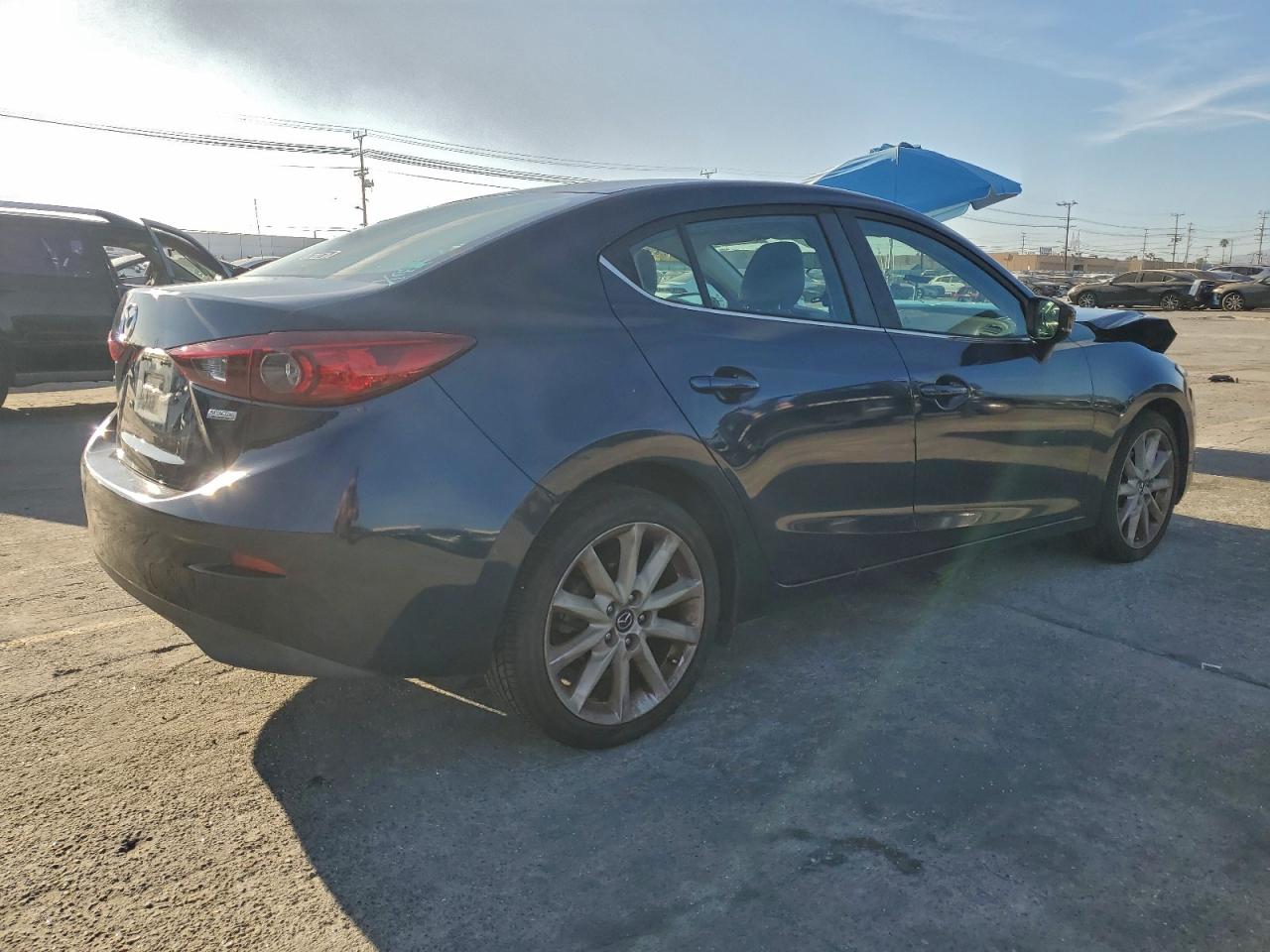 2017 MAZDA 3 TOURING photo 3