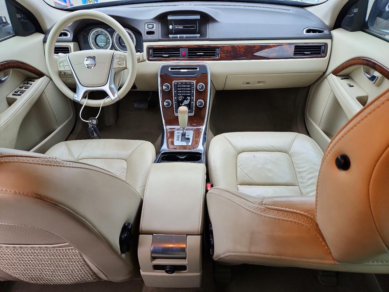 2012 VOLVO XC70 3.2 photo 8