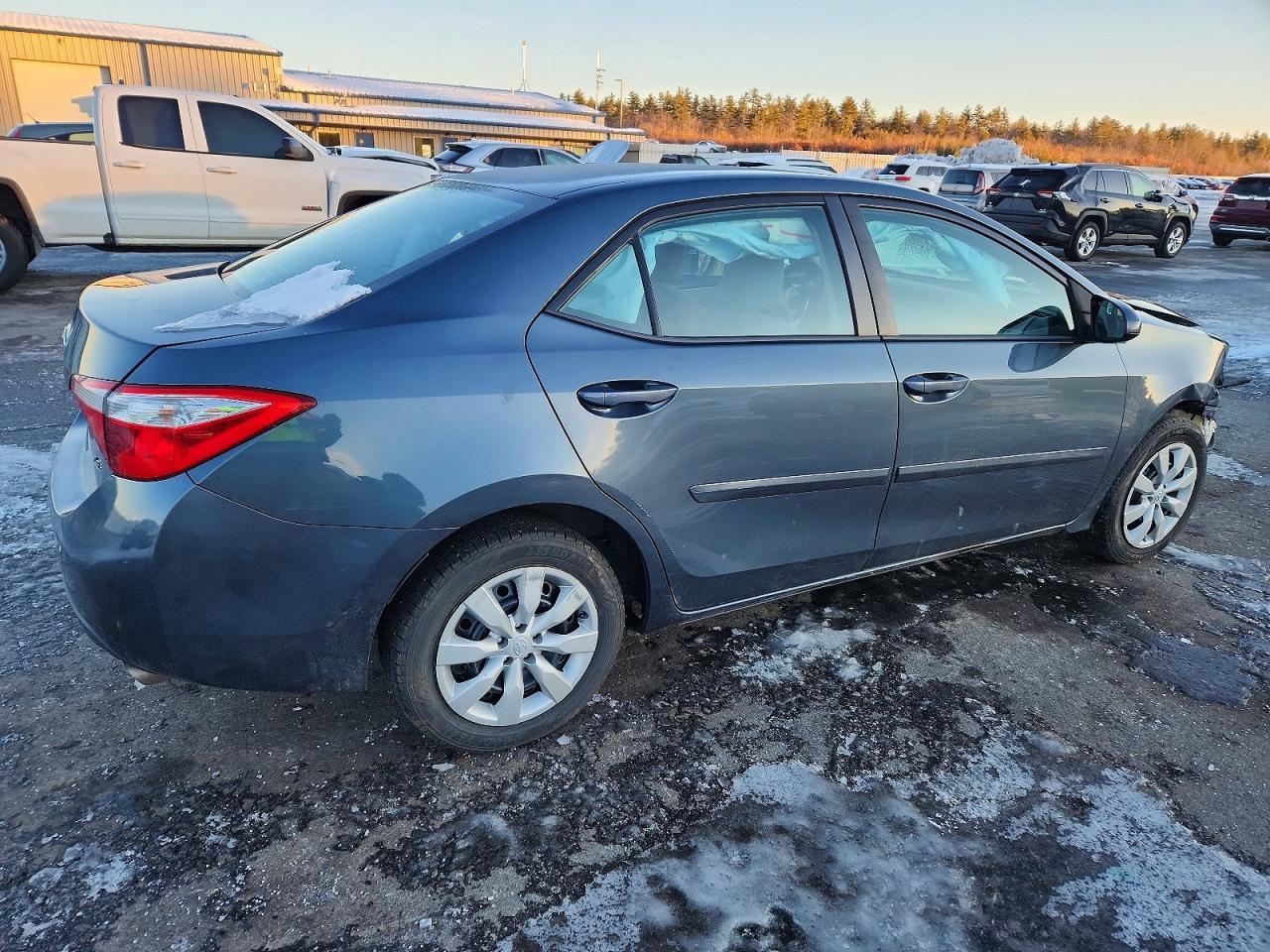 2015 TOYOTA COROLLA L photo 3