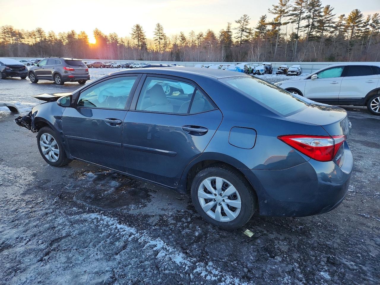 2015 TOYOTA COROLLA L photo 2