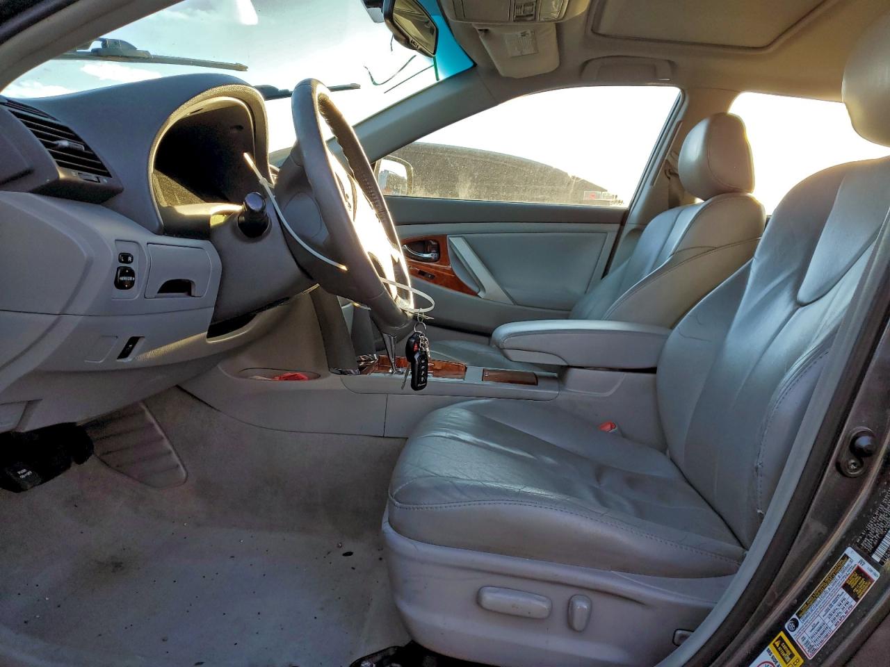 2011 TOYOTA CAMRY BASE photo 7