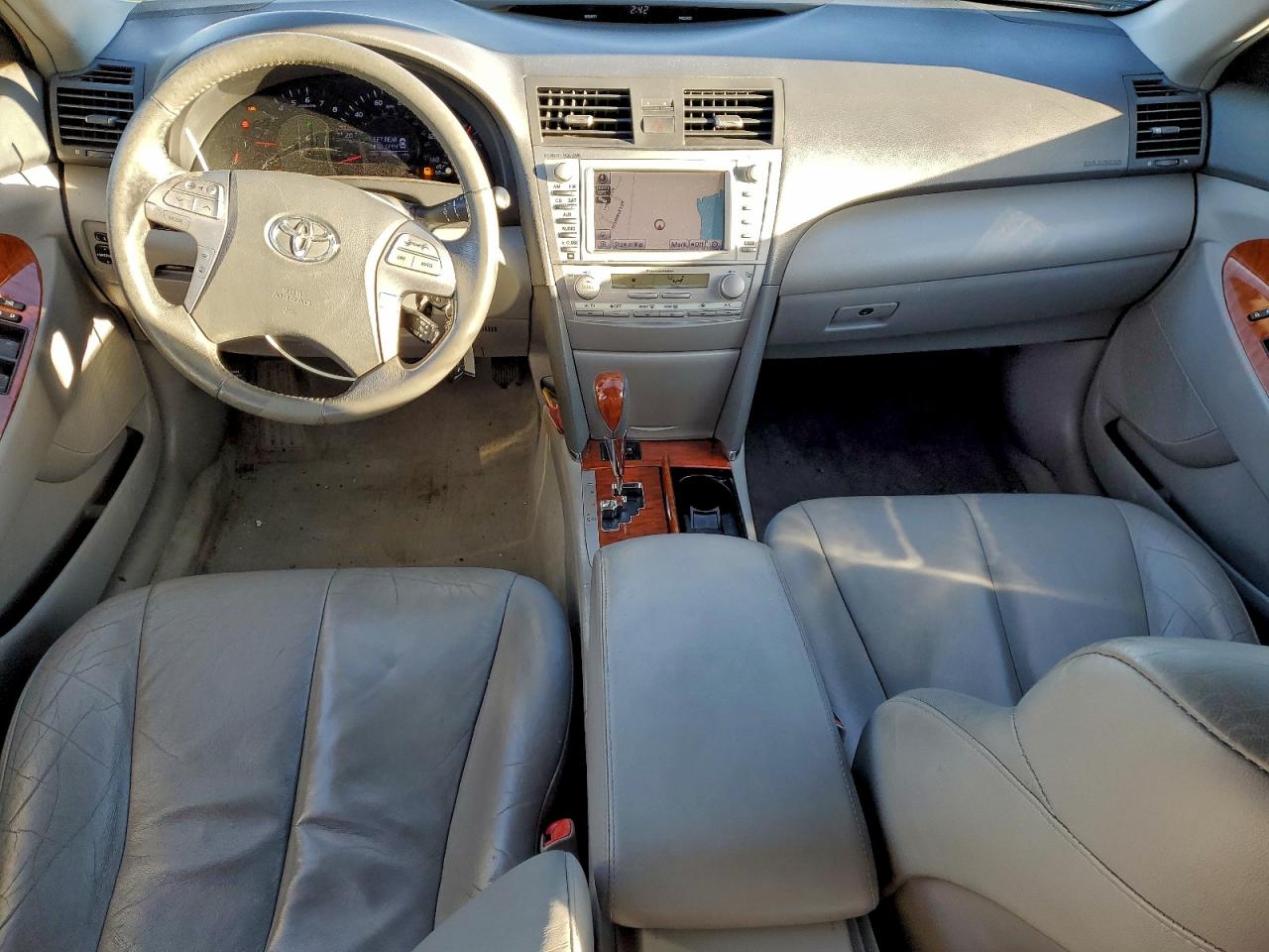 2011 TOYOTA CAMRY BASE photo 8