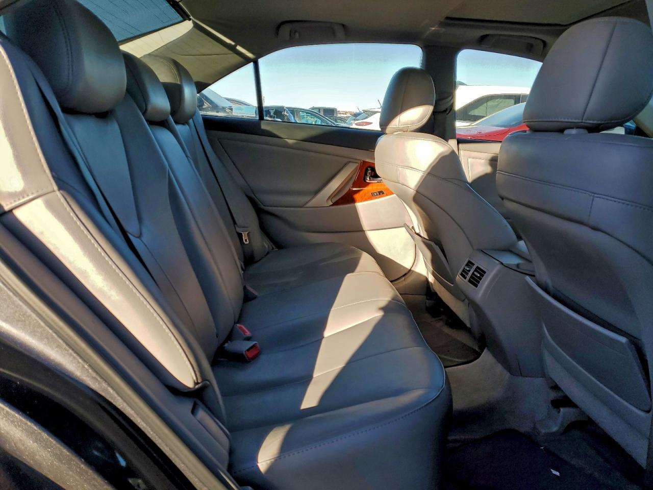 2011 TOYOTA CAMRY BASE photo 10