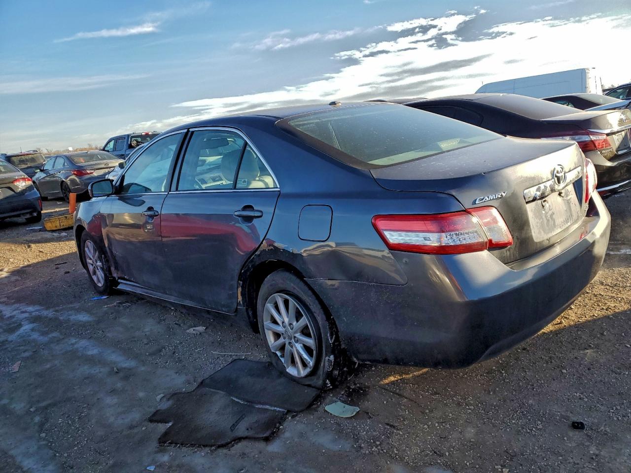 2011 TOYOTA CAMRY BASE photo 2