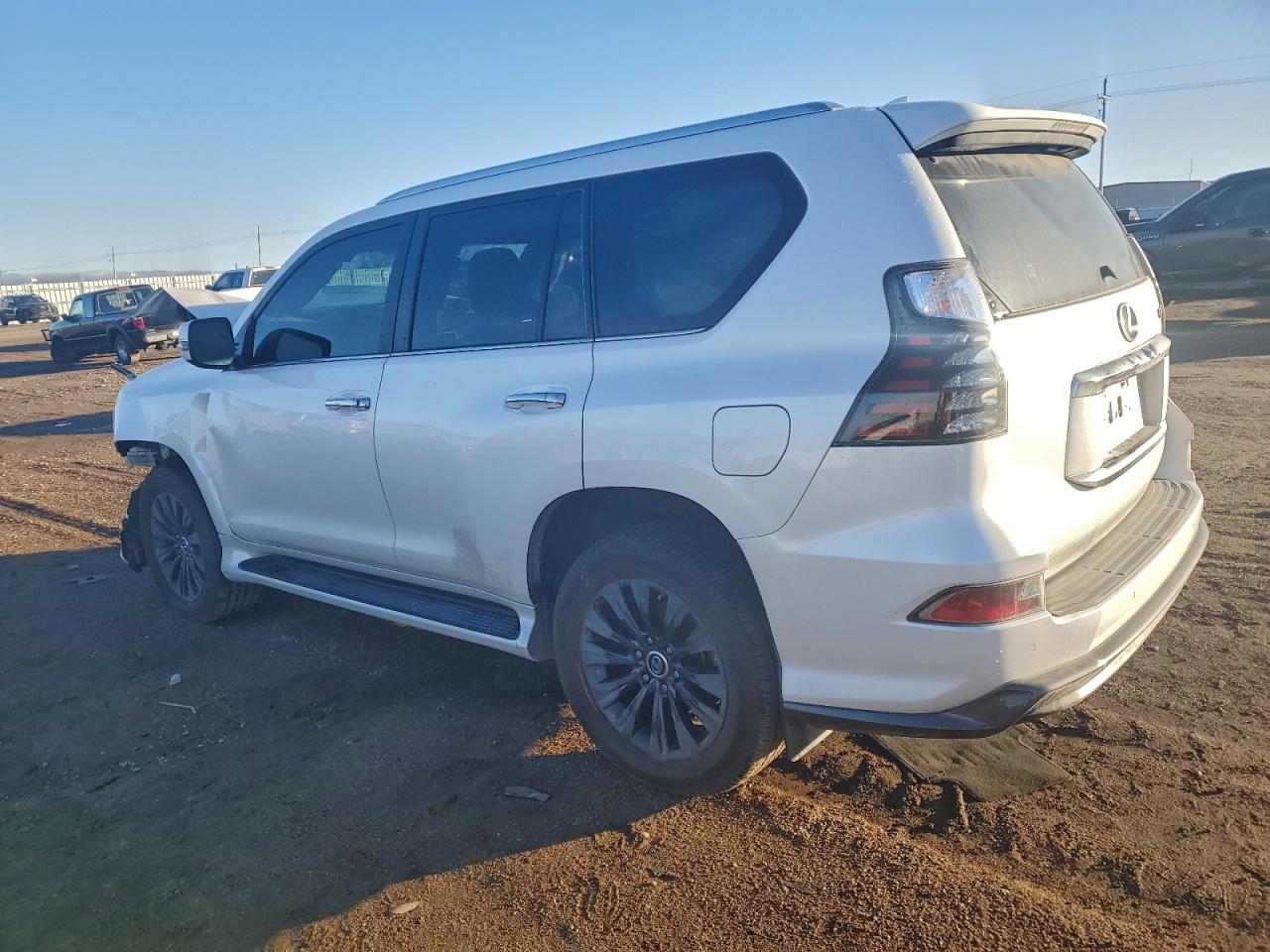 2023 LEXUS GX 460 photo 3