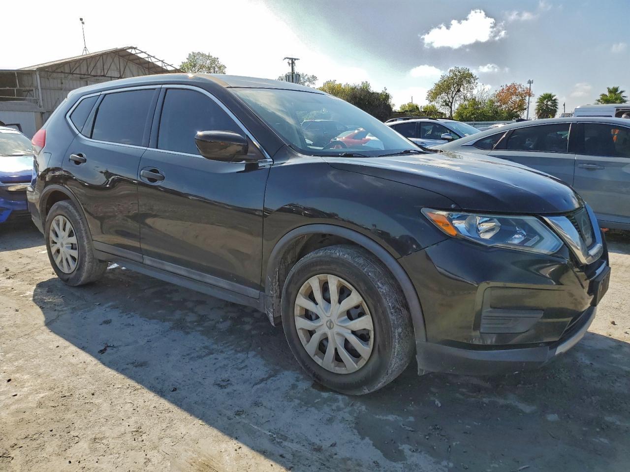 2017 NISSAN ROGUE S photo 4