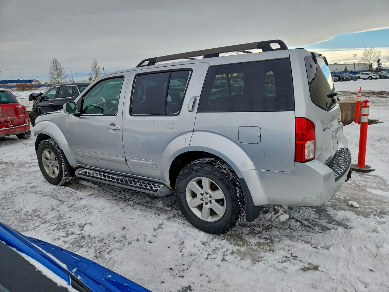 2009 NISSAN PATHFINDER S photo 2