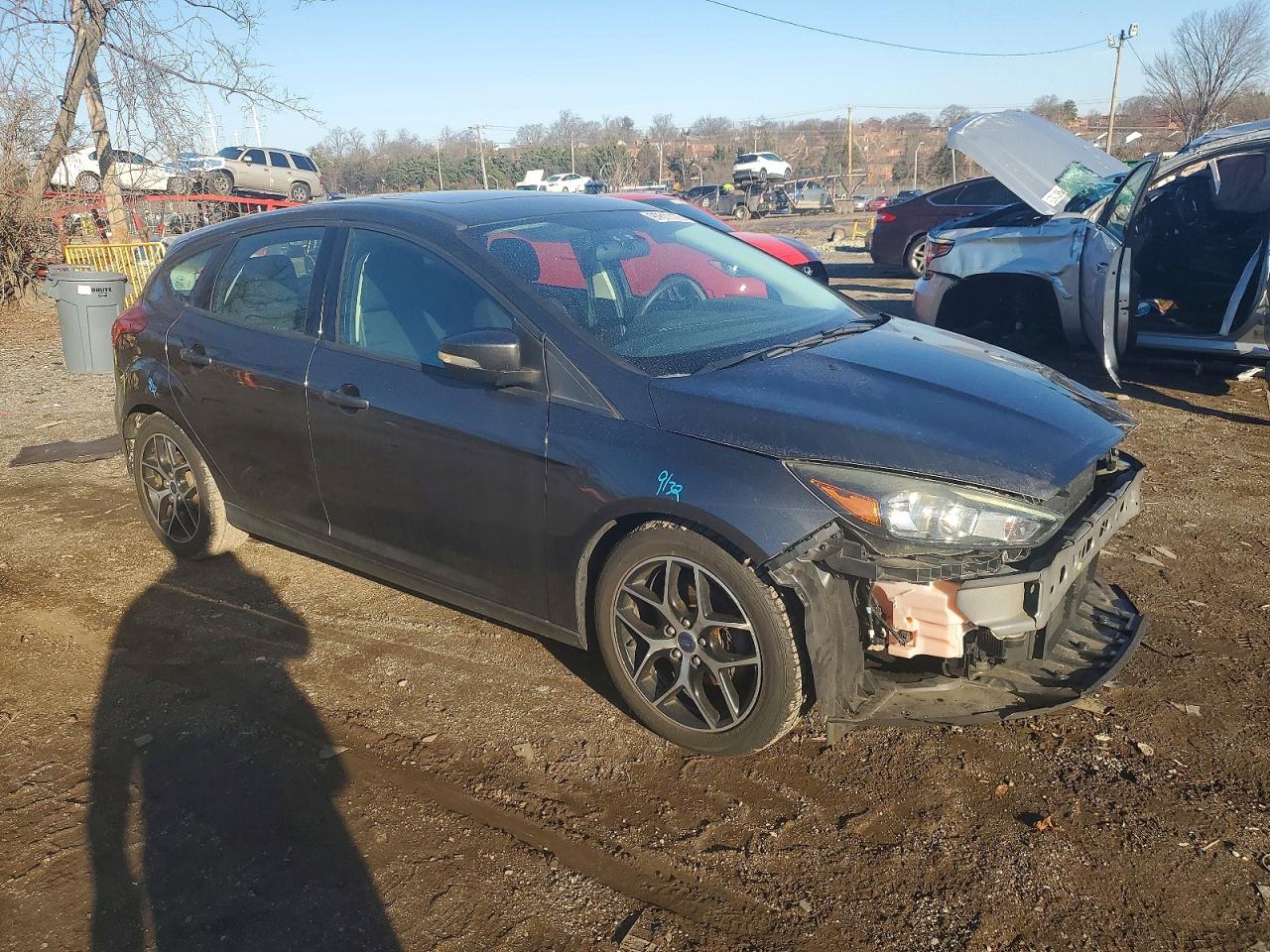 2017 FORD FOCUS SEL photo 4