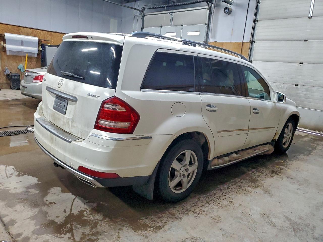 2011 MERCEDES-BENZ GL 450 4MATIC photo 3