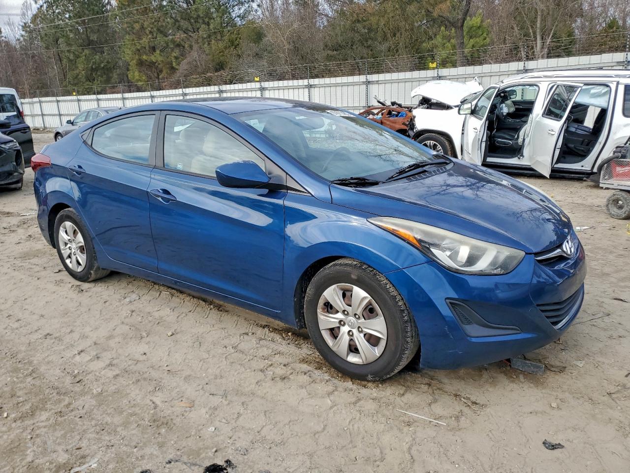 2016 HYUNDAI ELANTRA SE photo 4
