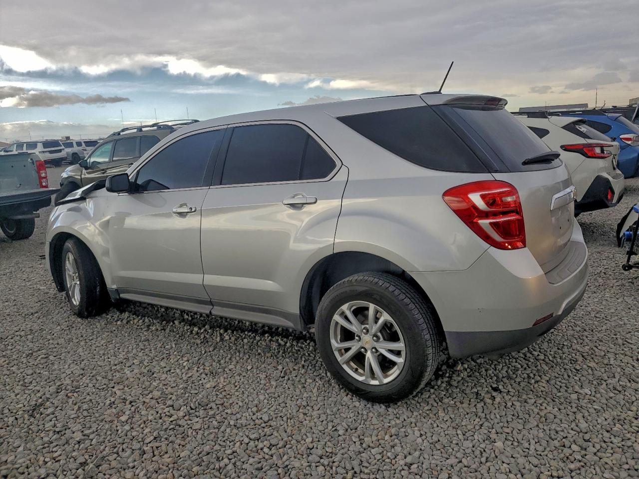 2017 CHEVROLET EQUINOX LS photo 2