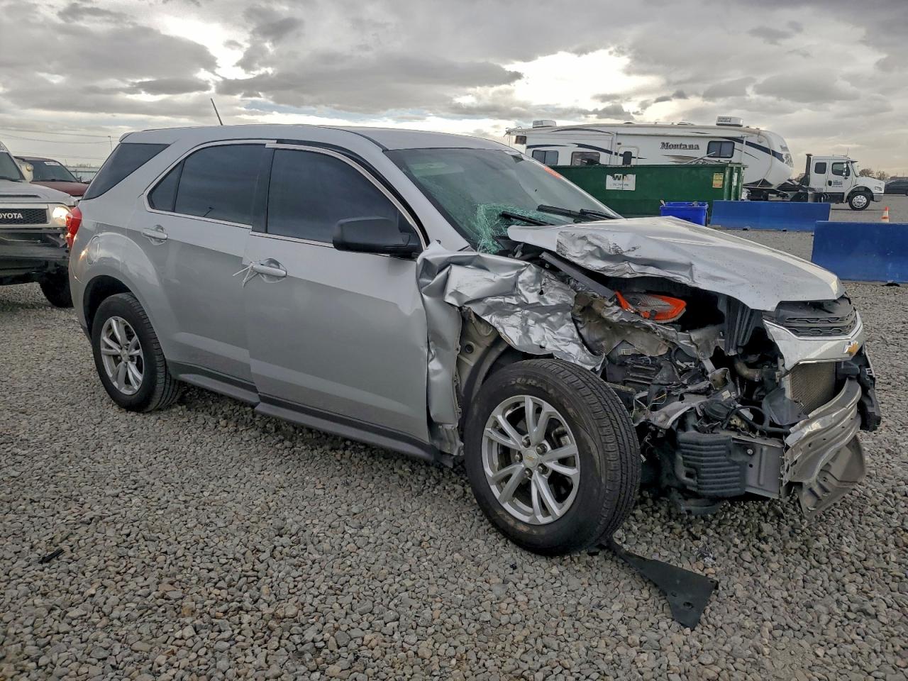 2017 CHEVROLET EQUINOX LS photo 4