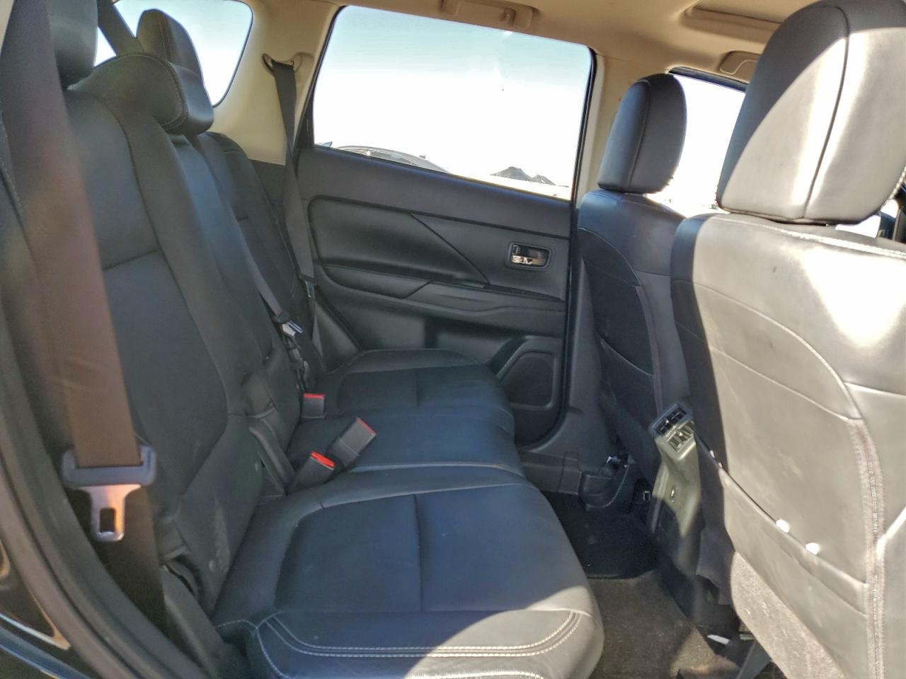 2019 MITSUBISHI OUTLANDER GT photo 11